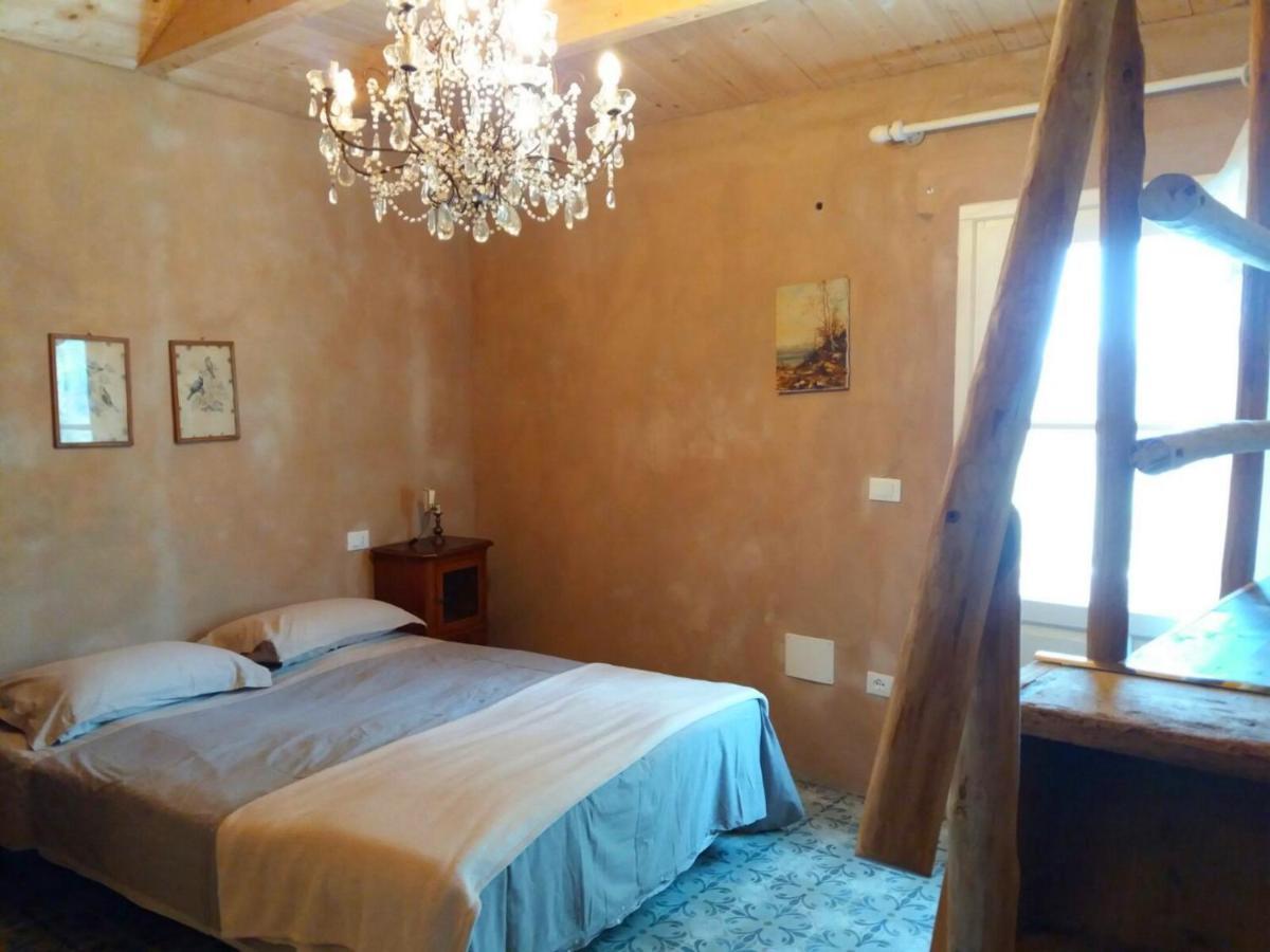 Agriturismo Di Charme E Ristorante Stallato Il Filo Di Paglia Carro エクステリア 写真